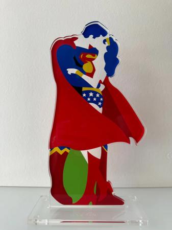 Quadro di Marco Lodola  Superheroes in love  - serigrafia plexigas 